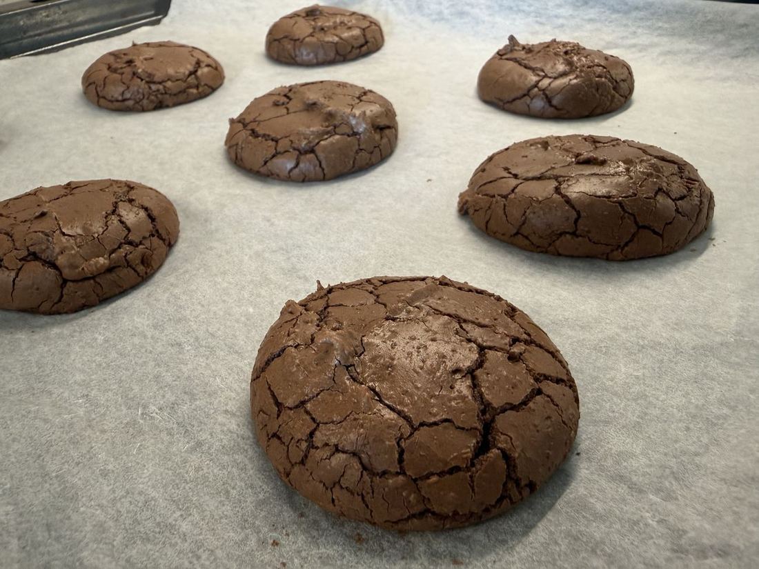 Husets Kjeks bakt for hånd, nybakt og klar til å nytes